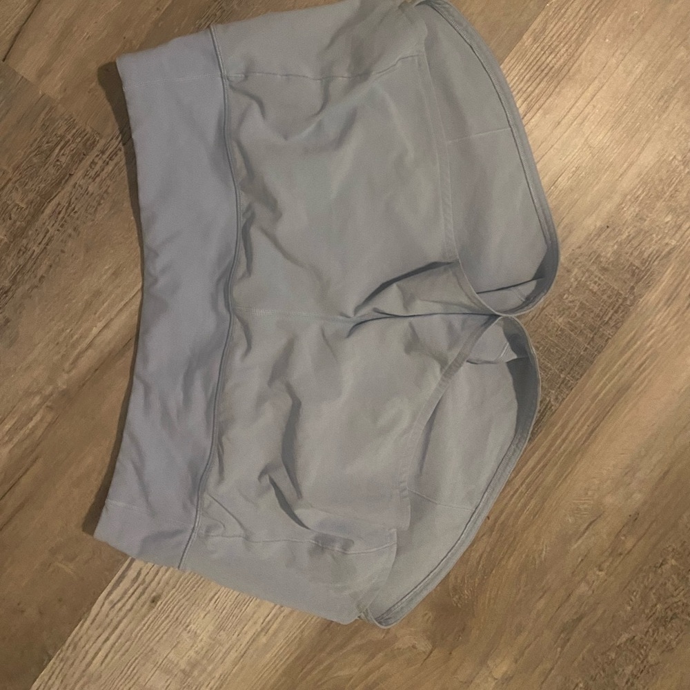 Lululemon mid rise Speed Up shorts 4inch